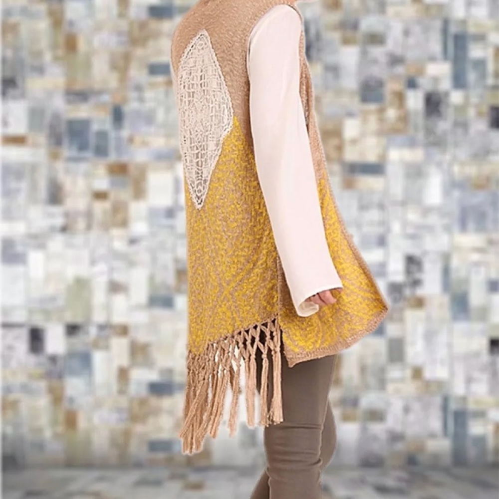 Umgee Sweater Vest Cardigan With Fringe Hem NEW